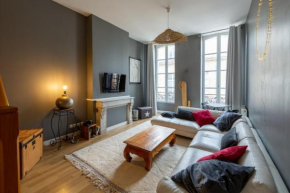 Contemporary Furnished Duplex With 3 Bedrooms Near All Amenities